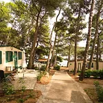 Ferienhaus Mobile Homes In Camp Kovacine, Cres, With Long Pebble *