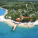Mobile Homes In Camp Kovacine, Cres, With Long Pebble Ferienhaus *