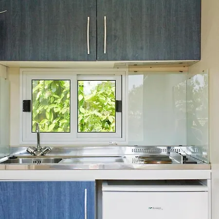 Mobile Homes In Camp Kovacine, Cres, With Long Pebble Holiday home *