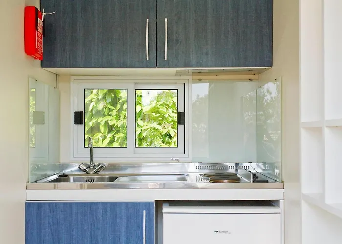 Mobile Homes In Camp Kovacine, Cres, With Long Pebble Prázdninový dům Cres