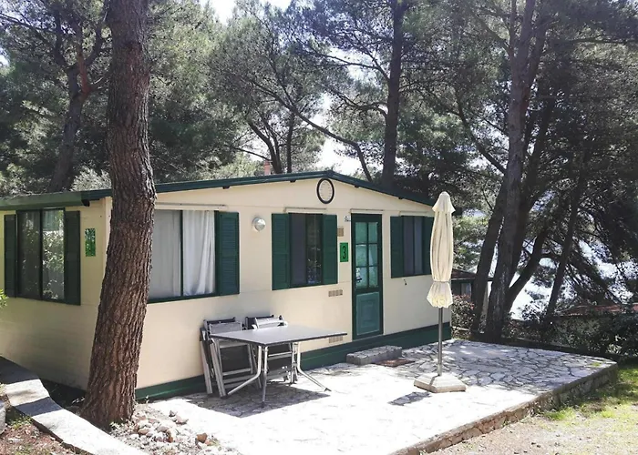 Mobile Homes In Camp Kovacine, Cres, With Long Pebble
