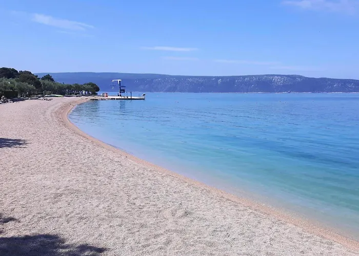 Mobile Homes In Camp Kovacine, Cres, With Long Pebble Prázdninový dům