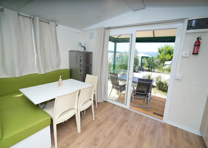 Σπίτι διακοπών Mobile Homes In Camp Kovacine, Cres, With Long Pebble Cres