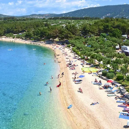 Mobile Homes In Camp Kovacine, Cres, With Long Pebble 別荘