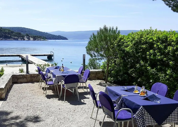 Mobile Homes In Camp Kovacine, Cres, With Long Pebble * Cres